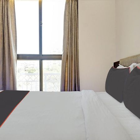 Super Townhouse Poona Royal Hotell Pimpri-Chinchwad Exteriör bild