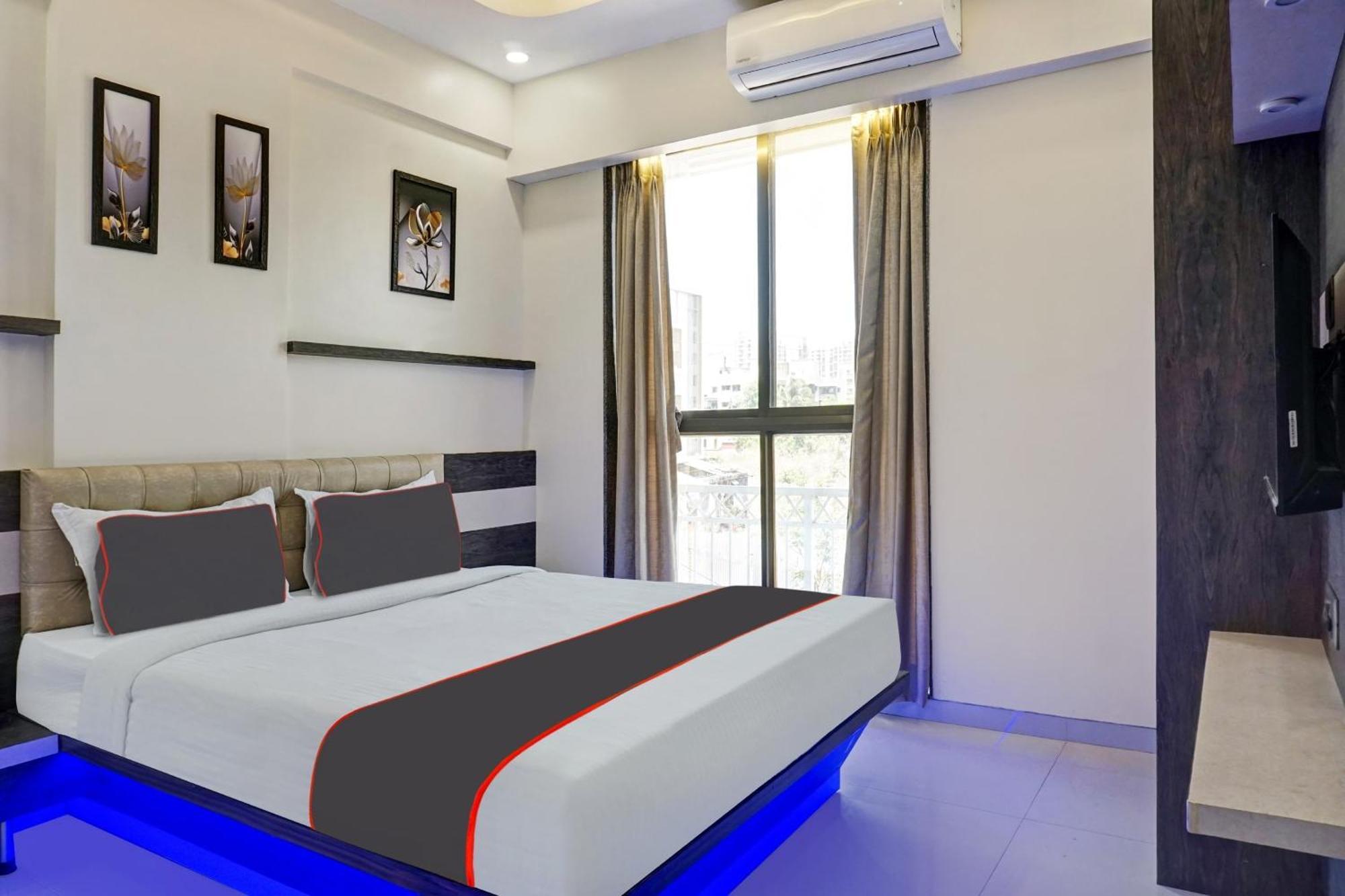 Super Townhouse Poona Royal Hotell Pimpri-Chinchwad Exteriör bild