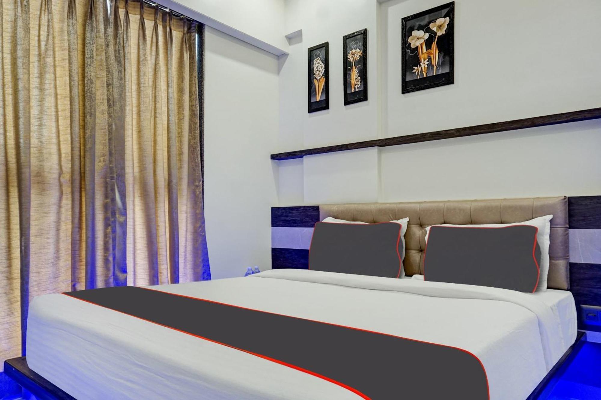 Super Townhouse Poona Royal Hotell Pimpri-Chinchwad Exteriör bild